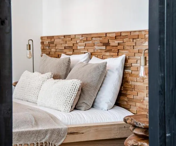 Marley's Beachhouse - Luxury With Garden