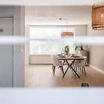 Marley's Beachhouse - Luxury With Garden Lejlighed