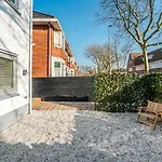 Marley's Beachhouse - Luxury With Garden