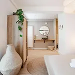 Marley's Beachhouse - Luxury With Garden Apartment *