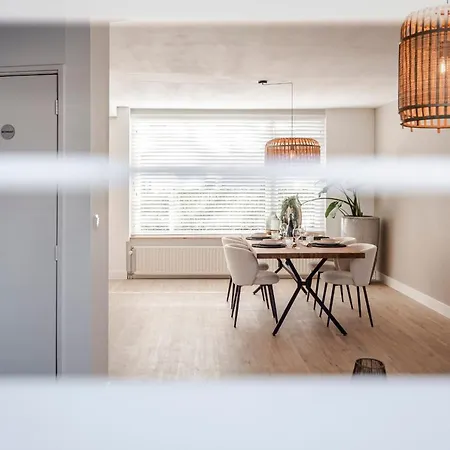 Marley's Beachhouse - Luxury With Garden Apartmán