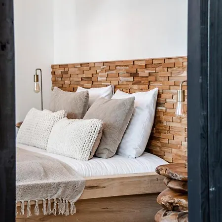 Marley's Beachhouse - Luxury With Garden