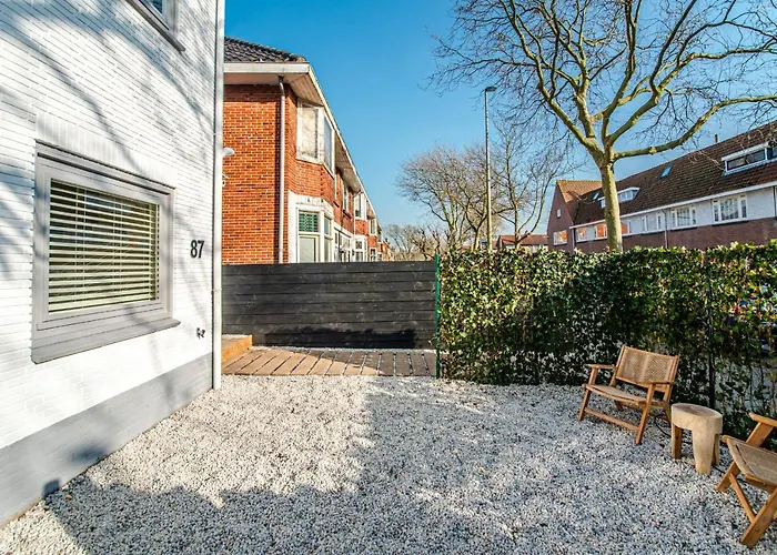 Marley's Beachhouse - Luxury With Garden