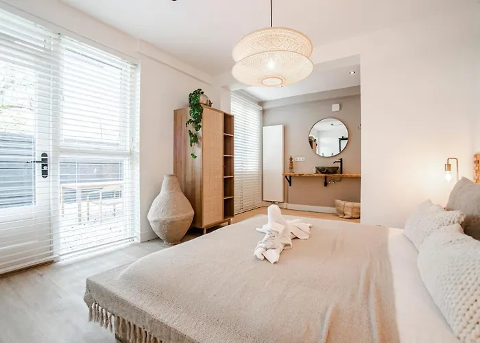 아파트 Marley's Beachhouse - Luxury With Garden 잔드보르트