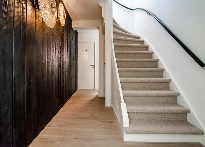 Marley's Beachhouse - Luxury With Garden 아파트