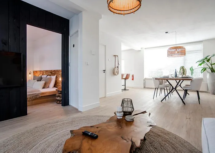 아파트 Marley's Beachhouse - Luxury With Garden 잔드보르트