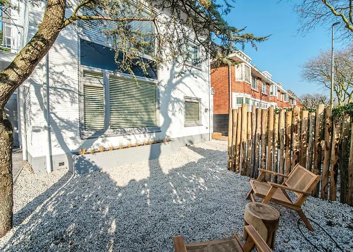 Marley's Beachhouse - Luxury With Garden